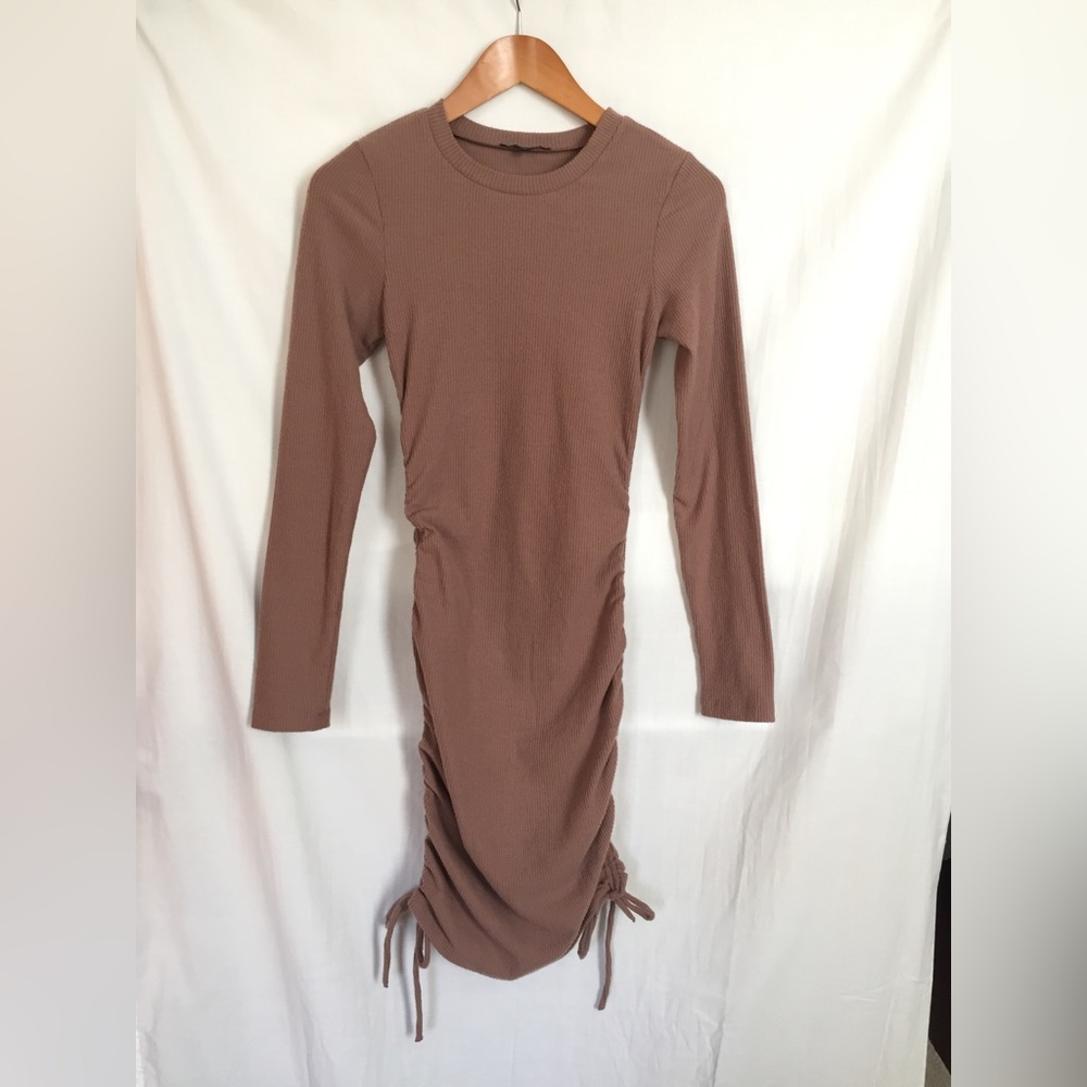 Love Tree dress. Size small. Mauve color.